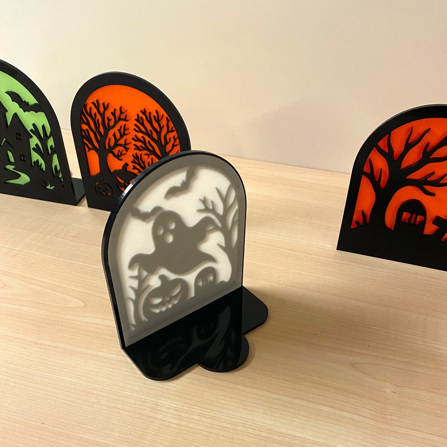 🎃 Halloween Acrylic Scenes – Haunted House, Pumpkins, Ghosts & Graveyard
