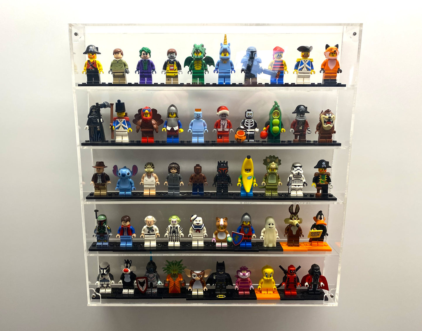 Wall-mountable LEGO minifigure display case for 50 figures