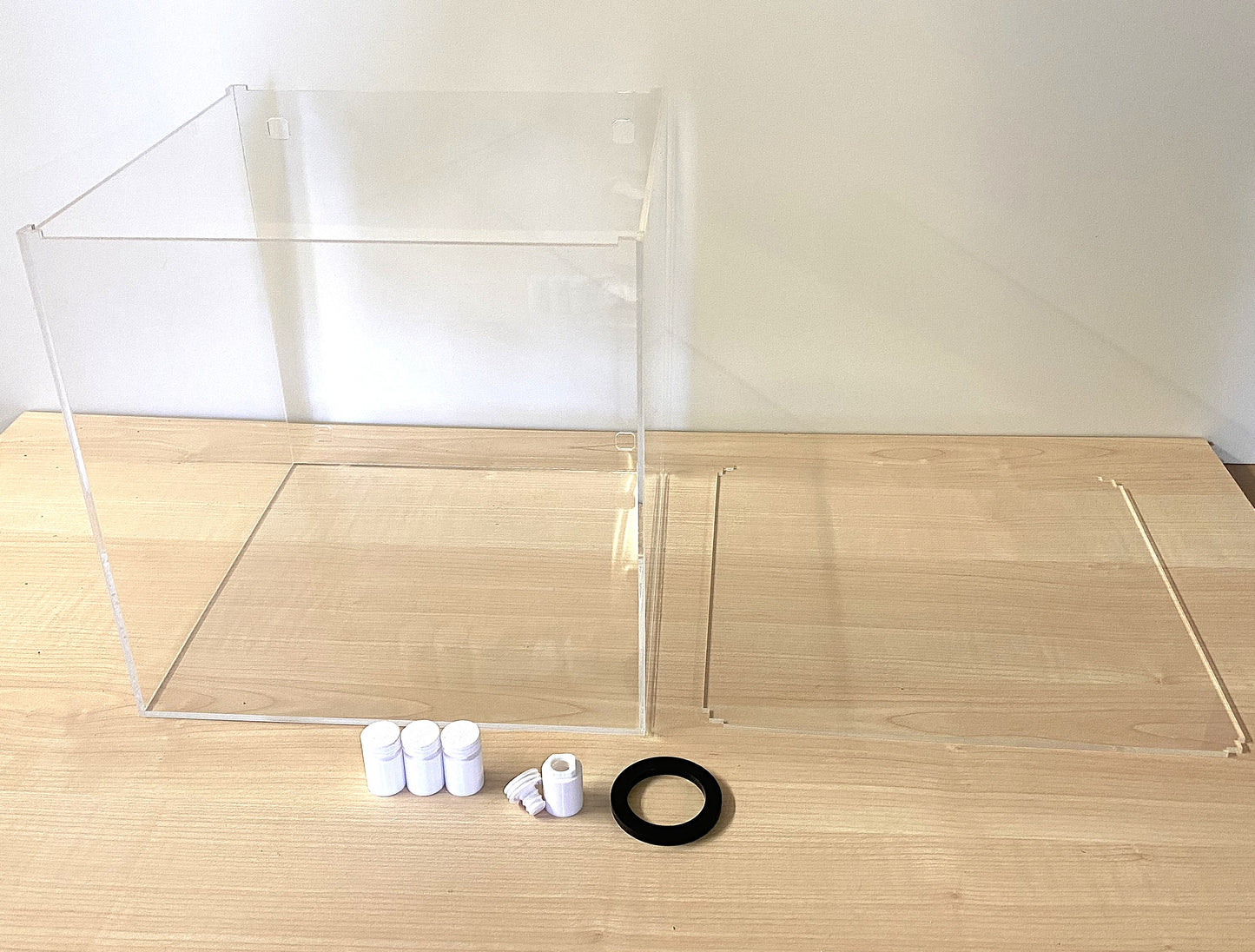 Wall Mountable Acrylic Football Display Case For Size 5 Football