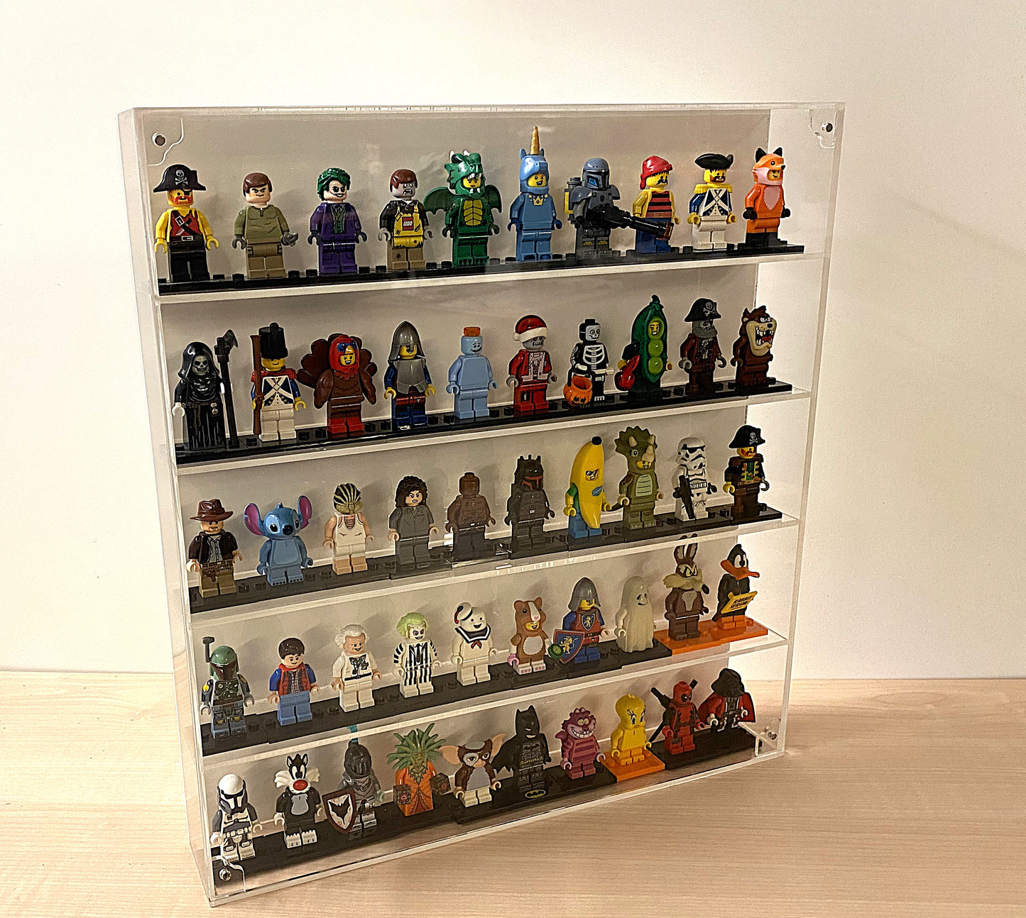 Free-standing acrylic LEGO display box with magnetic front