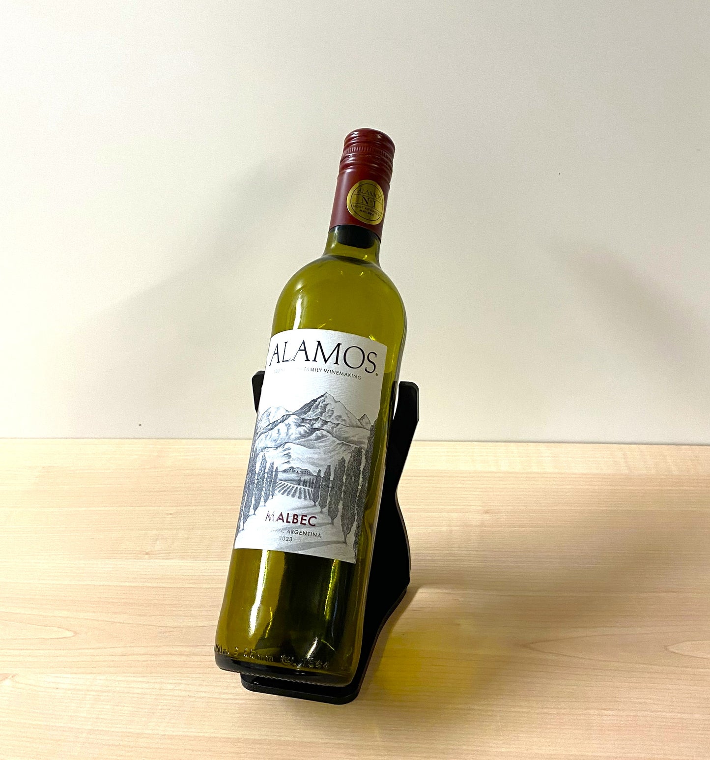 Angled Acrylic Wine Bottle Holder – Display Stand for 74mm Bottles |